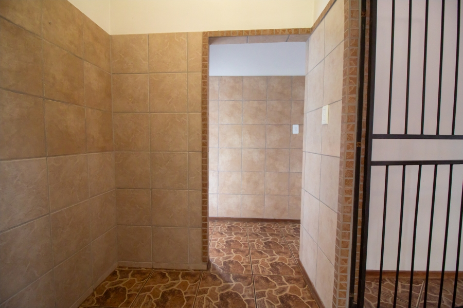 To Let 3 Bedroom Property for Rent in Geelhoutpark North West